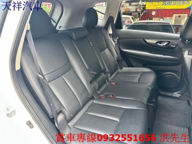 大空間SUV 可全貸 車況極佳 喜歡電話洽詢天祥汽車 0932-551656。  第14張相片