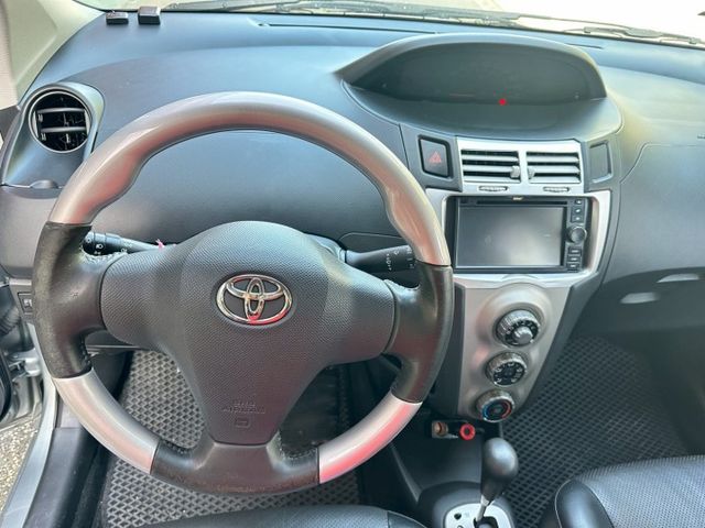 代步小車 市區好放好停 可全貸款 車況極佳  喜歡電話洽詢天祥汽車 0932-551656。  第5張相片