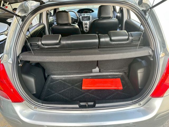 代步小車 市區好放好停 可全貸款 車況極佳  喜歡電話洽詢天祥汽車 0932-551656。  第13張相片