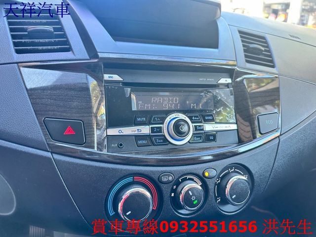 工作車 載人載貨兩用超方便 里程少 車況極佳 喜歡電話洽詢天祥汽車 0932-551656。  第7張相片