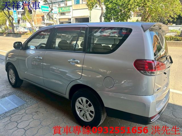 工作車 載人載貨兩用超方便 里程少 車況極佳 喜歡電話洽詢天祥汽車 0932-551656。  第9張相片