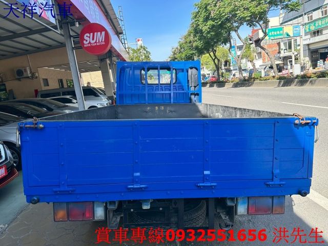 超耐操發財車 一手車只跑9萬多 貨斗10尺半 喜歡電話洽詢天祥汽車 0932-551656。  第11張相片