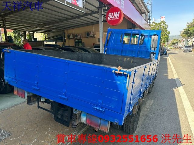 超耐操發財車 一手車只跑9萬多 貨斗10尺半 喜歡電話洽詢天祥汽車 0932-551656。  第12張相片