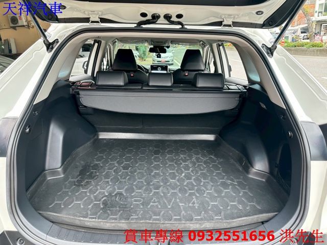 I-KEY 盲點 環景 ACC跟車 車況極佳 喜歡電話洽詢天祥汽車 0932-551656。  第14張相片