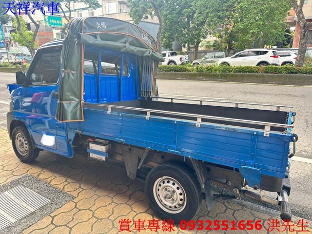 4WD 1.5 可伸縮蓬式菱利 里程少 可認證 車況極佳 喜歡電話洽詢天祥汽車 0932-551656。  第9張相片