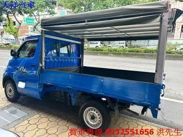 自排 原廠CAR Paly 倒車影像  胎壓偵測  感應頭燈 喜歡電話洽詢天祥汽車 0932-551656。  第10張相片