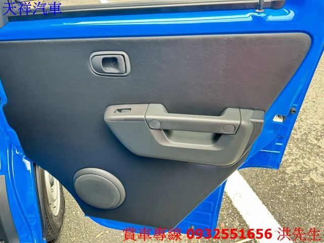 自排 原廠CAR Paly 倒車影像  胎壓偵測  感應頭燈 喜歡電話洽詢天祥汽車 0932-551656。  第14張相片