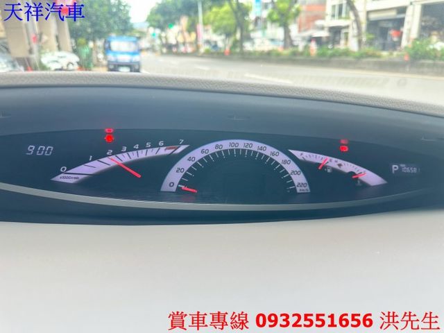 舒適SUV IKEY 摸門 定速 電動滑門 電動尾門 車況極佳 里程少 喜歡電話洽詢天祥汽車 0932-551656。  第6張相片