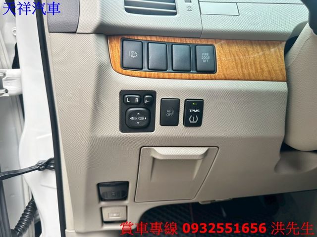 舒適SUV IKEY 摸門 定速 電動滑門 電動尾門 車況極佳 里程少 喜歡電話洽詢天祥汽車 0932-551656。  第8張相片