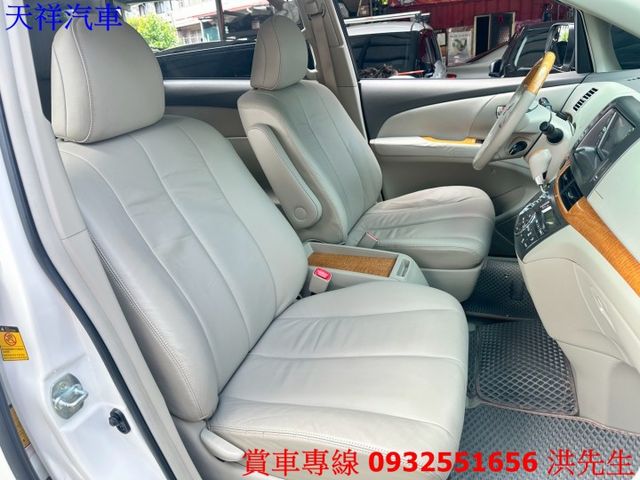 舒適SUV IKEY 摸門 定速 電動滑門 電動尾門 車況極佳 里程少 喜歡電話洽詢天祥汽車 0932-551656。  第20張相片