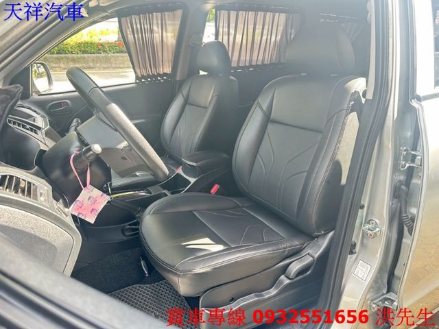 工作車 載人載貨兩用超方便 里程少 車況極佳 喜歡電話洽詢天祥汽車 0932-551656。  第8張相片
