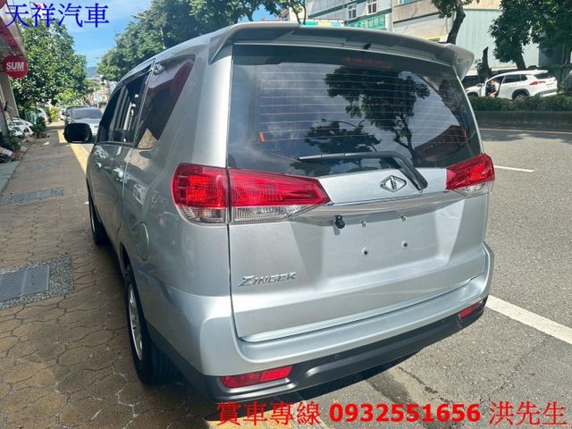 工作車 載人載貨兩用超方便 里程少 車況極佳 喜歡電話洽詢天祥汽車 0932-551656。  第11張相片