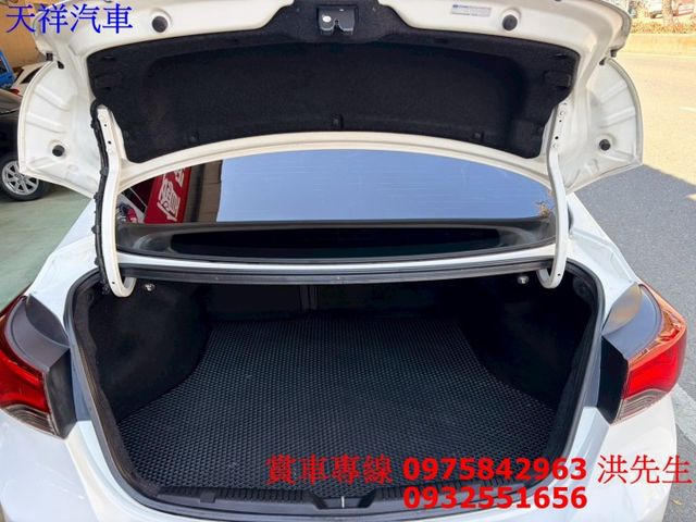頂級旗艦款 省油省稅金 代步通勤都超棒 年輕人愛車  喜歡電話洽詢天祥汽車 0932-551656。現正優惠中  第14張相片