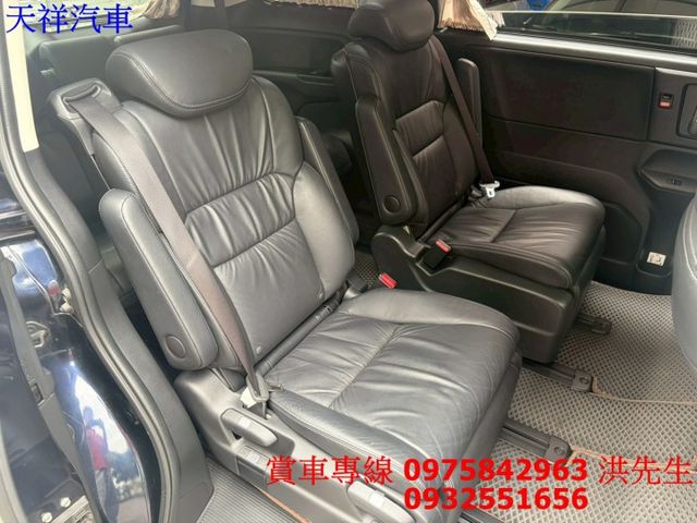 定速 電動椅 電滑門 循跡防滑 恆溫 7人座大空間 喜歡電話洽詢天祥汽車 0975-842963。  第18張相片