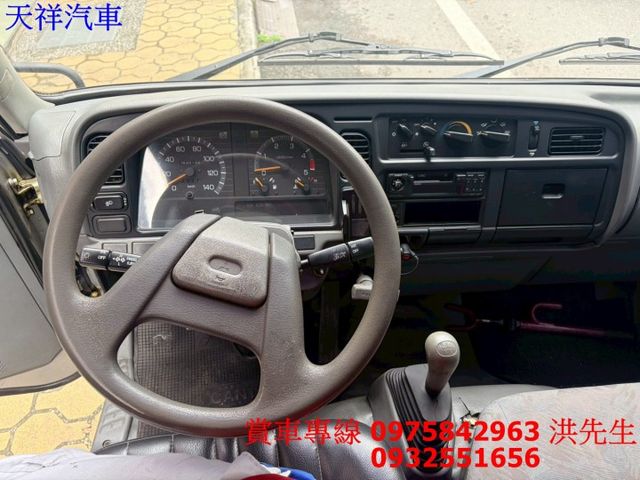 手排 10.5呎 白鐵斗 賺錢好幫手 喜歡電話洽詢天祥汽車 0932-551656。  第4張相片