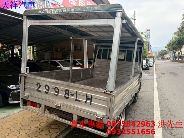 手排 10.5呎 白鐵斗 賺錢好幫手 喜歡電話洽詢天祥汽車 0932-551656。  第12張相片