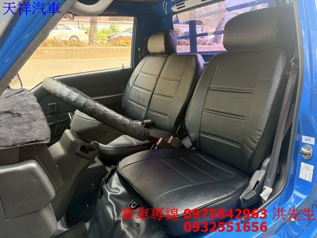 17得利卡 賺錢好幫手 僅跑7萬多 可全貸 車況極佳 喜歡電話洽詢天祥汽車 0975-842963。  第7張相片