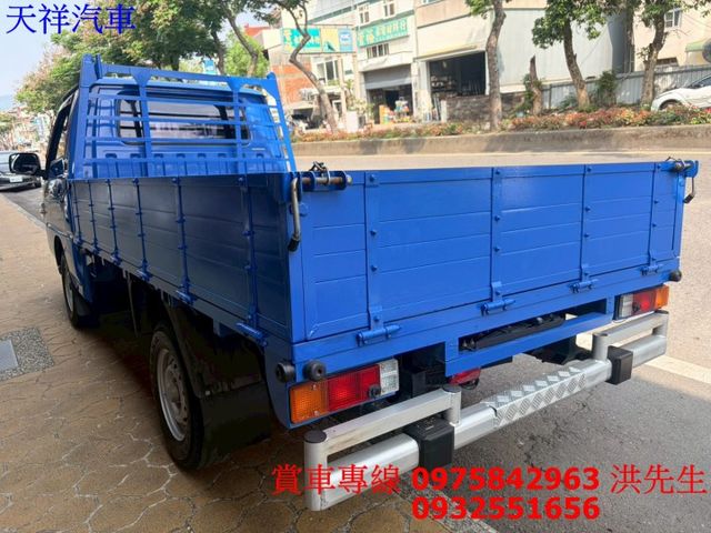 17得利卡 賺錢好幫手 僅跑7萬多 可全貸 車況極佳 喜歡電話洽詢天祥汽車 0975-842963。  第10張相片