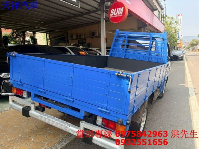 17得利卡 賺錢好幫手 僅跑7萬多 可全貸 車況極佳 喜歡電話洽詢天祥汽車 0975-842963。  第12張相片