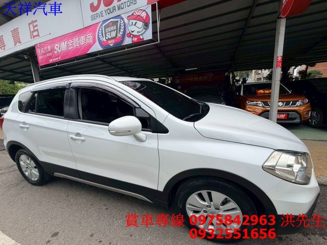 日系進口小車 定速 I-KEY 換檔撥片 恆溫 省稅省油車況極佳 喜歡電話洽詢天祥汽車 0975-842963。  第17張相片