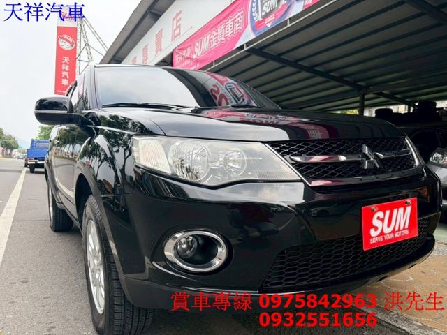 優質休旅 IKEY 定速 恆溫 倒車雷達 車況極佳 喜歡電話洽詢天祥汽車 0975-842963。  第1張相片