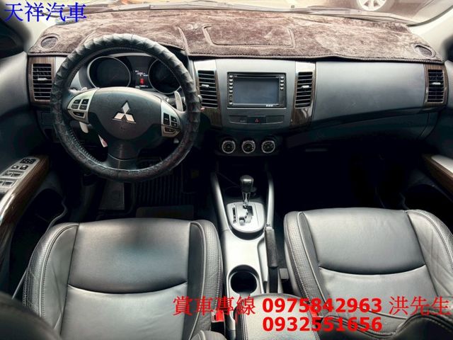 優質休旅 IKEY 定速 恆溫 倒車雷達 車況極佳 喜歡電話洽詢天祥汽車 0975-842963。  第4張相片