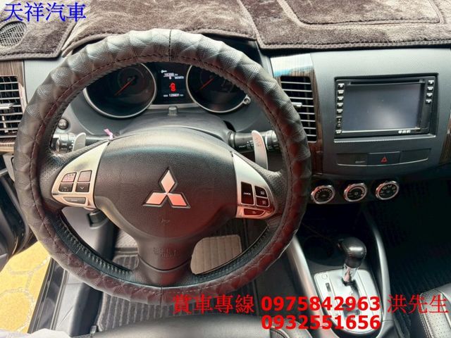 優質休旅 IKEY 定速 恆溫 倒車雷達 車況極佳 喜歡電話洽詢天祥汽車 0975-842963。  第5張相片