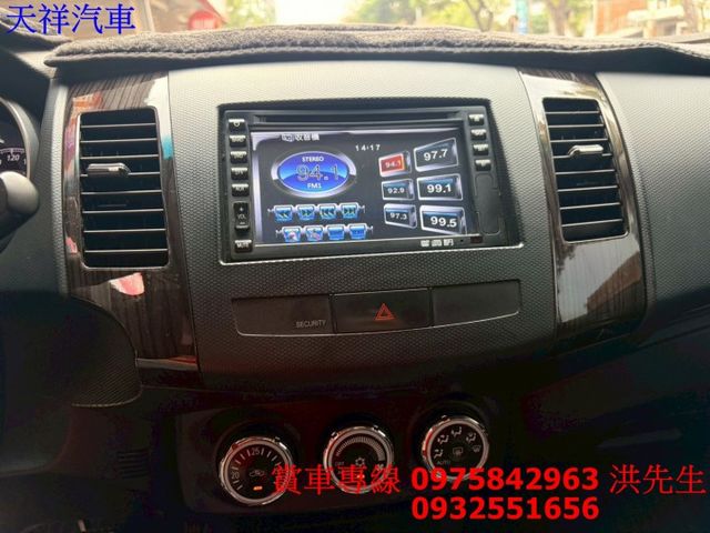 優質休旅 IKEY 定速 恆溫 倒車雷達 車況極佳 喜歡電話洽詢天祥汽車 0975-842963。  第7張相片