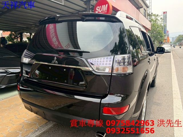 優質休旅 IKEY 定速 恆溫 倒車雷達 車況極佳 喜歡電話洽詢天祥汽車 0975-842963。  第13張相片