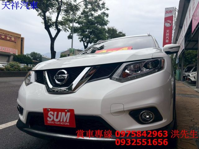 KEY 定速 盲點偵測 駕駛座電動椅 電動尾門 恆溫 天窗車況極佳 喜歡電話洽詢天祥汽車 0975-842963。  第3張相片