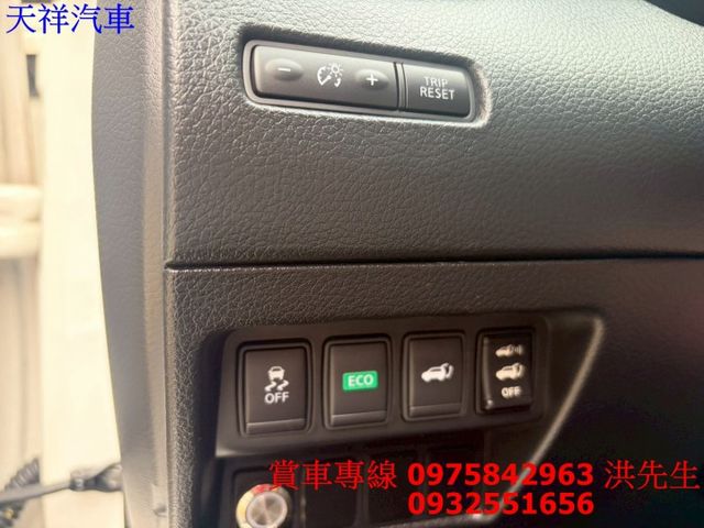 KEY 定速 盲點偵測 駕駛座電動椅 電動尾門 恆溫 天窗車況極佳 喜歡電話洽詢天祥汽車 0975-842963。  第9張相片