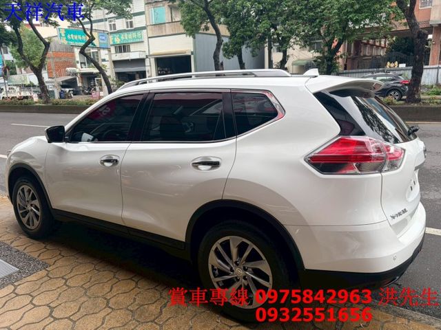 KEY 定速 盲點偵測 駕駛座電動椅 電動尾門 恆溫 天窗車況極佳 喜歡電話洽詢天祥汽車 0975-842963。  第12張相片