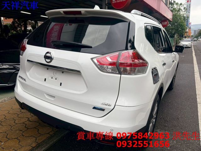 KEY 定速 盲點偵測 駕駛座電動椅 電動尾門 恆溫 天窗車況極佳 喜歡電話洽詢天祥汽車 0975-842963。  第15張相片