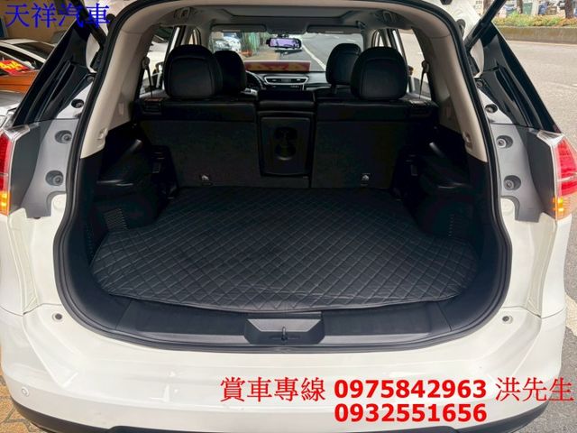 KEY 定速 盲點偵測 駕駛座電動椅 電動尾門 恆溫 天窗車況極佳 喜歡電話洽詢天祥汽車 0975-842963。  第16張相片