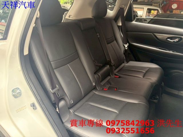 KEY 定速 盲點偵測 駕駛座電動椅 電動尾門 恆溫 天窗車況極佳 喜歡電話洽詢天祥汽車 0975-842963。  第17張相片