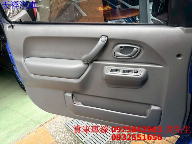 4WD 里程少 上山下海小幫手  車況佳 喜歡電話洽詢天祥汽車 0975-842963。  第10張相片