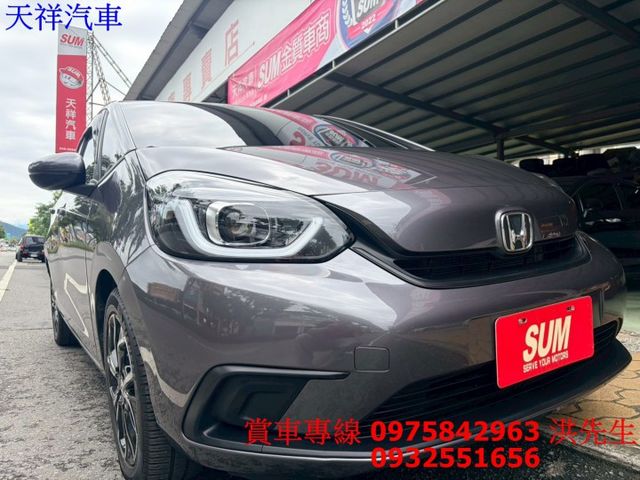 I-KEY 換檔撥片 ACC跟車 倒車顯影 恆溫空調 循跡防滑 車況極佳 喜歡電話洽詢天祥汽車 0975-842963。  第1張相片