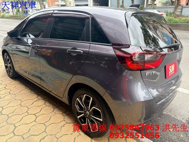 I-KEY 換檔撥片 ACC跟車 倒車顯影 恆溫空調 循跡防滑 車況極佳 喜歡電話洽詢天祥汽車 0975-842963。  第4張相片