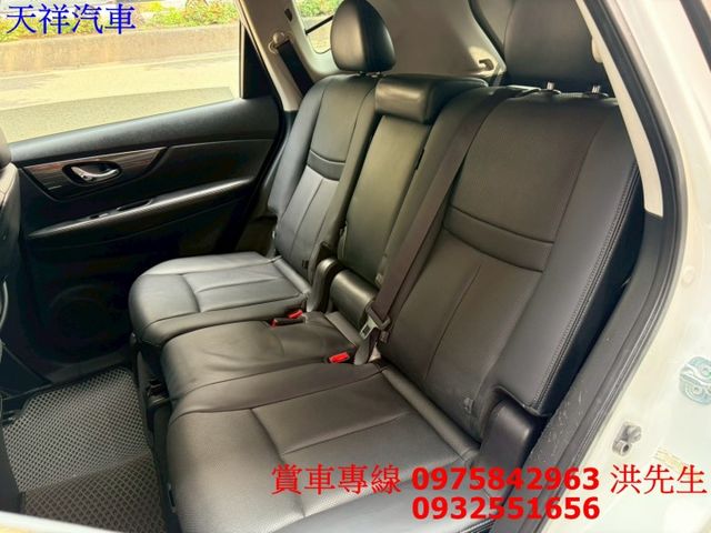 2.0休旅 大空間  IKEY 定速  駕駛座電動椅 恆溫 車況極佳 喜歡電話洽詢天祥汽車 0975-842963。  第9張相片