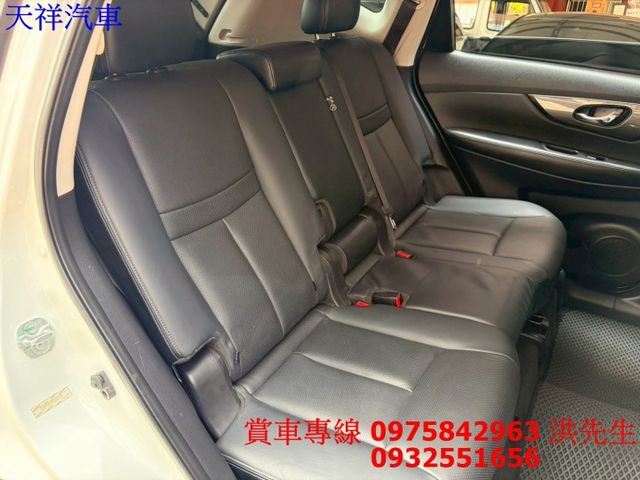 2.0休旅 大空間  IKEY 定速  駕駛座電動椅 恆溫 車況極佳 喜歡電話洽詢天祥汽車 0975-842963。  第15張相片