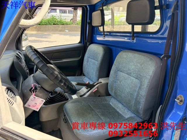 4WD 白鐵斗 後帆布 里程少 便宜小貨車 喜歡電話洽詢天祥汽車 0975-842963。  第9張相片