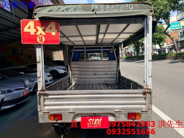4WD 白鐵斗 後帆布 里程少 便宜小貨車 喜歡電話洽詢天祥汽車 0975-842963。  第11張相片