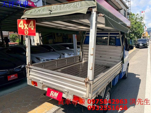4WD 白鐵斗 後帆布 里程少 便宜小貨車 喜歡電話洽詢天祥汽車 0975-842963。  第12張相片