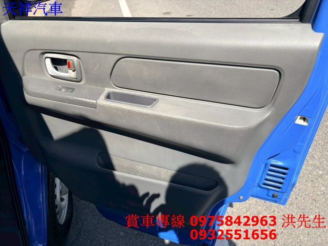 4WD 白鐵斗 後帆布 里程少 便宜小貨車 喜歡電話洽詢天祥汽車 0975-842963。  第13張相片