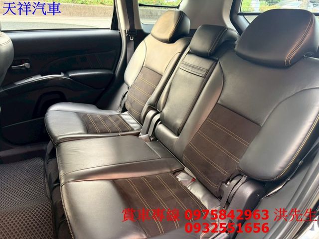 4WD 定速 恆溫 安卓機 恆溫 換檔撥片車況極佳 喜歡電話洽詢天祥汽車 0975-842963。  第10張相片