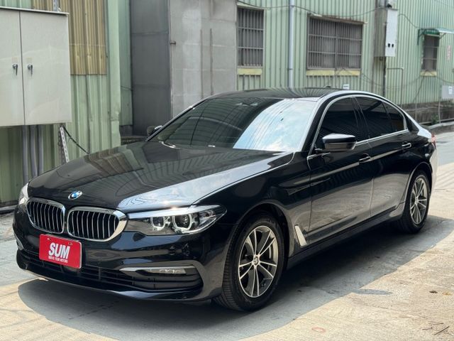 原鈑件 中大型豪華房車 正常里程 漂亮車  第1張相片