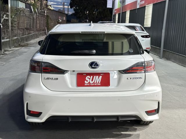 省油進口 油電小車  第3張相片