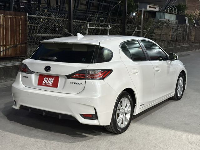 省油進口 油電小車  第4張相片