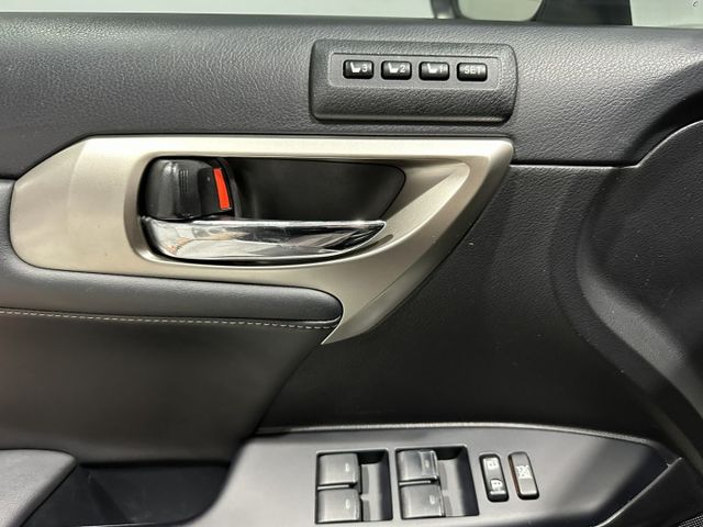 省油進口 油電小車  第12張相片