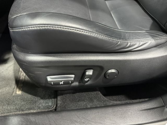 省油進口 油電小車  第15張相片